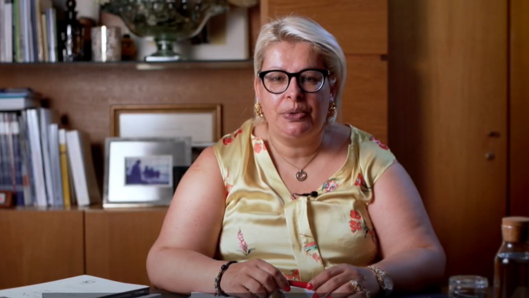 Mensagem sobre a importância que assume o brincar no crescimento e desenvolvimento de uma criança